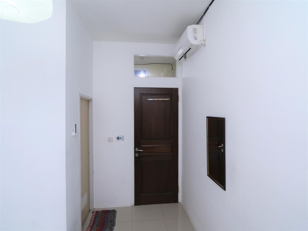 Kamar Keluarga Ungaran Hotel Jakarta Exterior foto