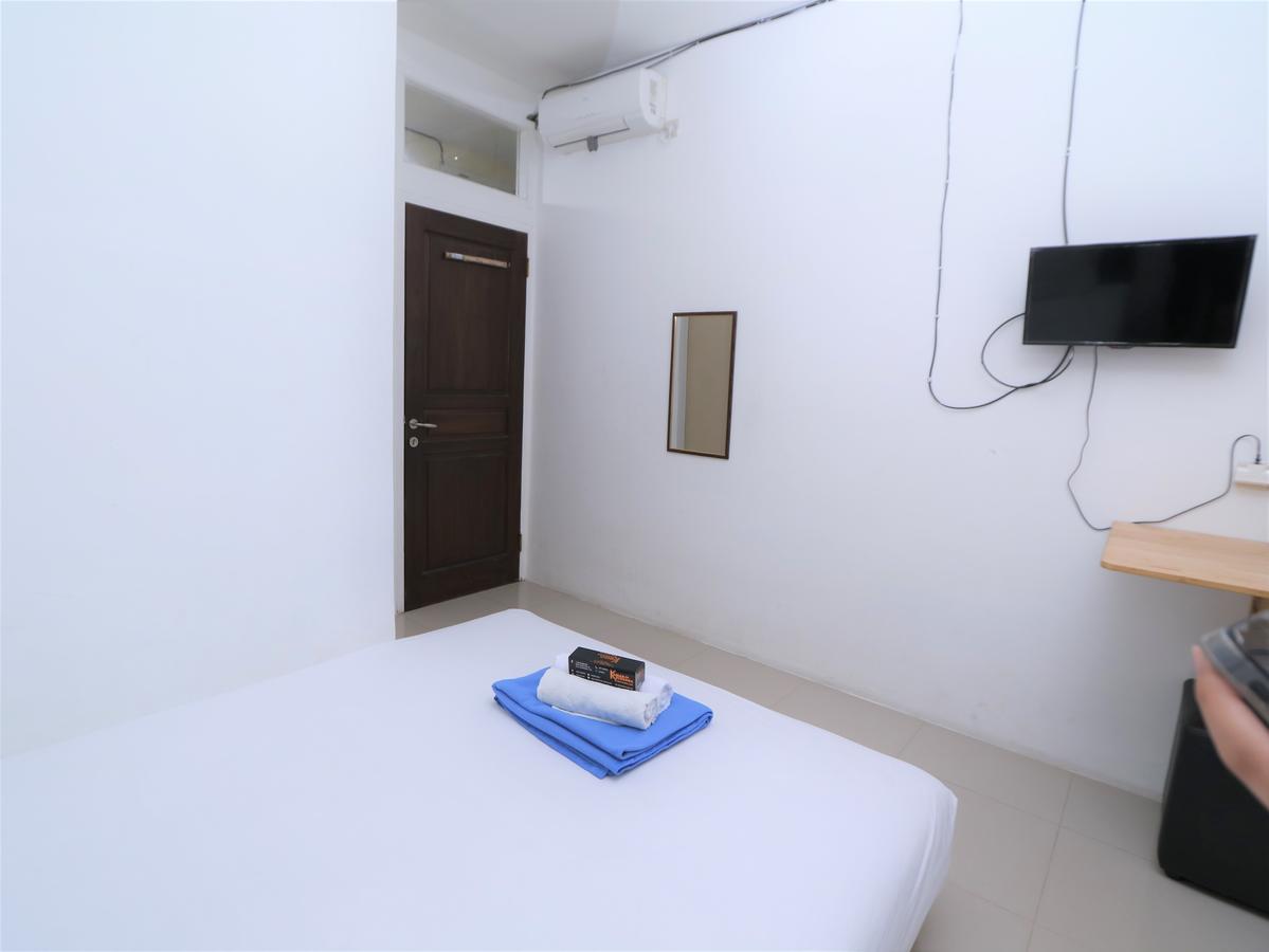 Kamar Keluarga Ungaran Hotel Jakarta Exterior foto